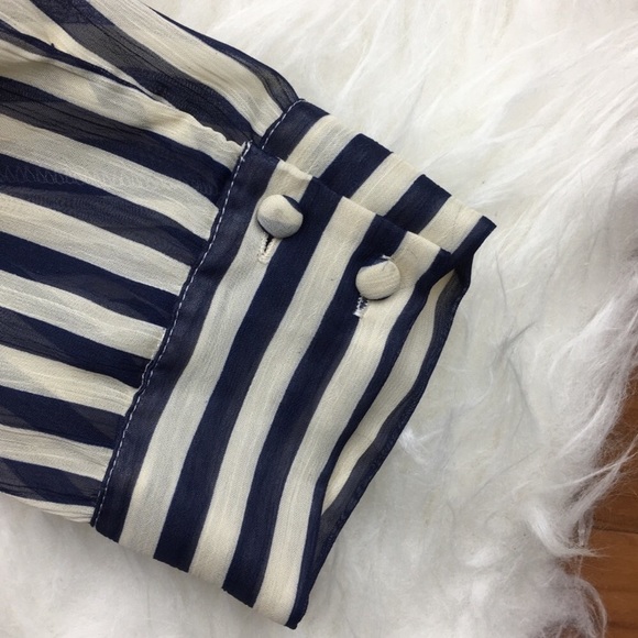 🌜3/$25 UO| Pins & Needles Blouse - Picture 6 of 8